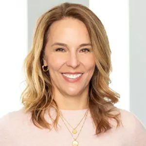 Headshot of Robyn Luhning